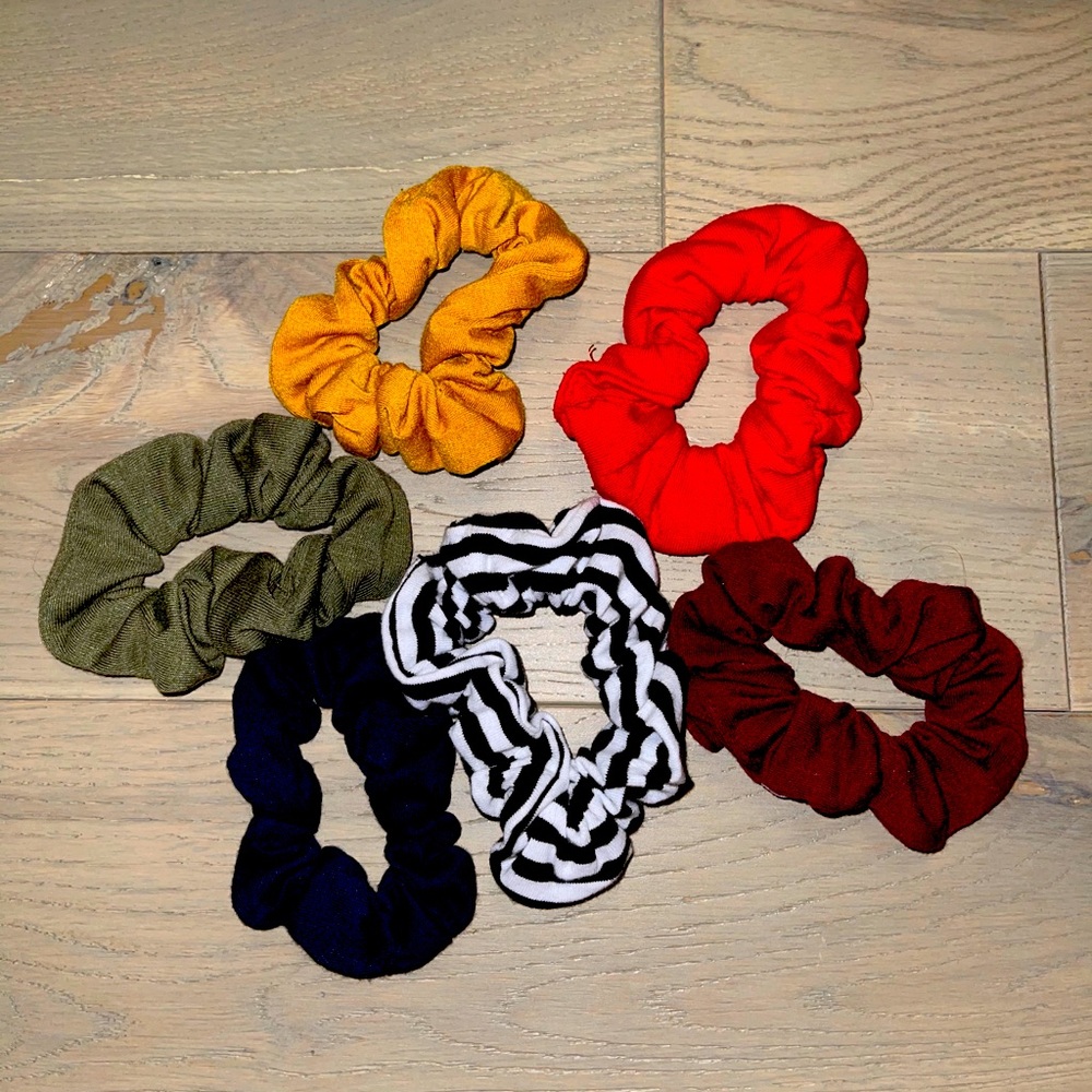 Urban Outfitters Scrunchies